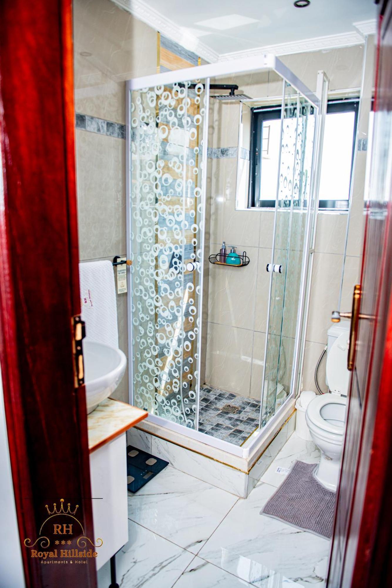 Royal Hillside Apartments And Hotels Yaounde Bagian luar foto