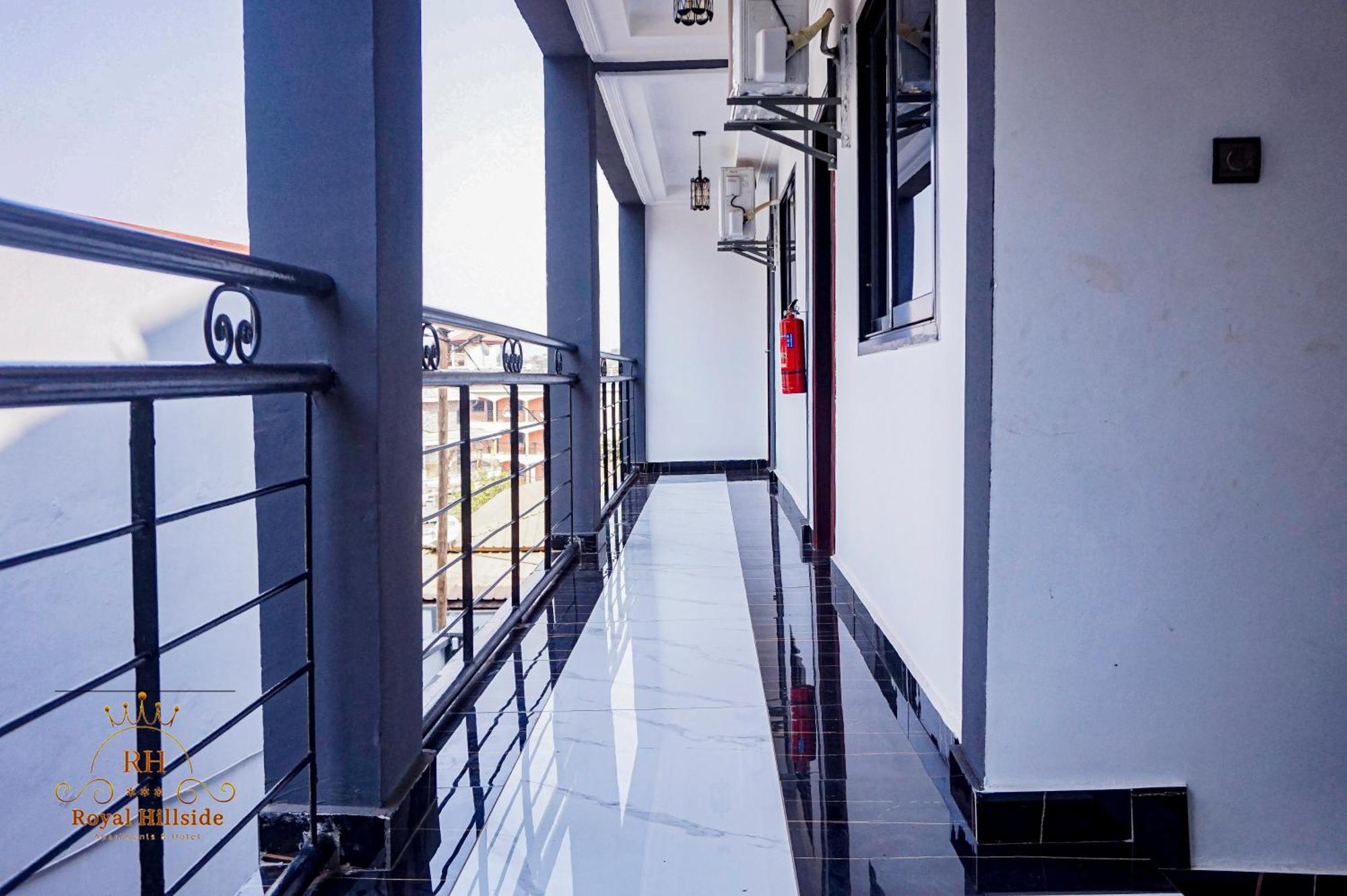 Royal Hillside Apartments And Hotels Yaounde Bagian luar foto