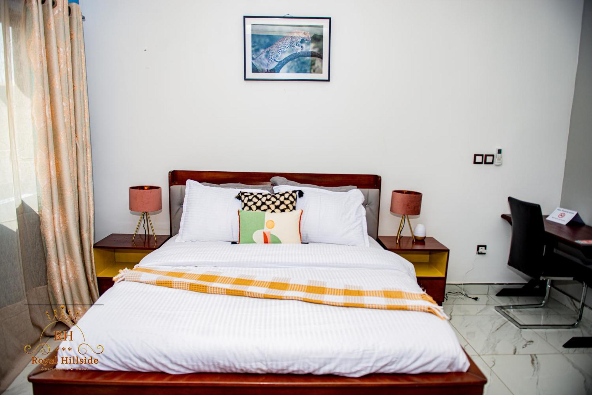 Royal Hillside Apartments And Hotels Yaounde Bagian luar foto
