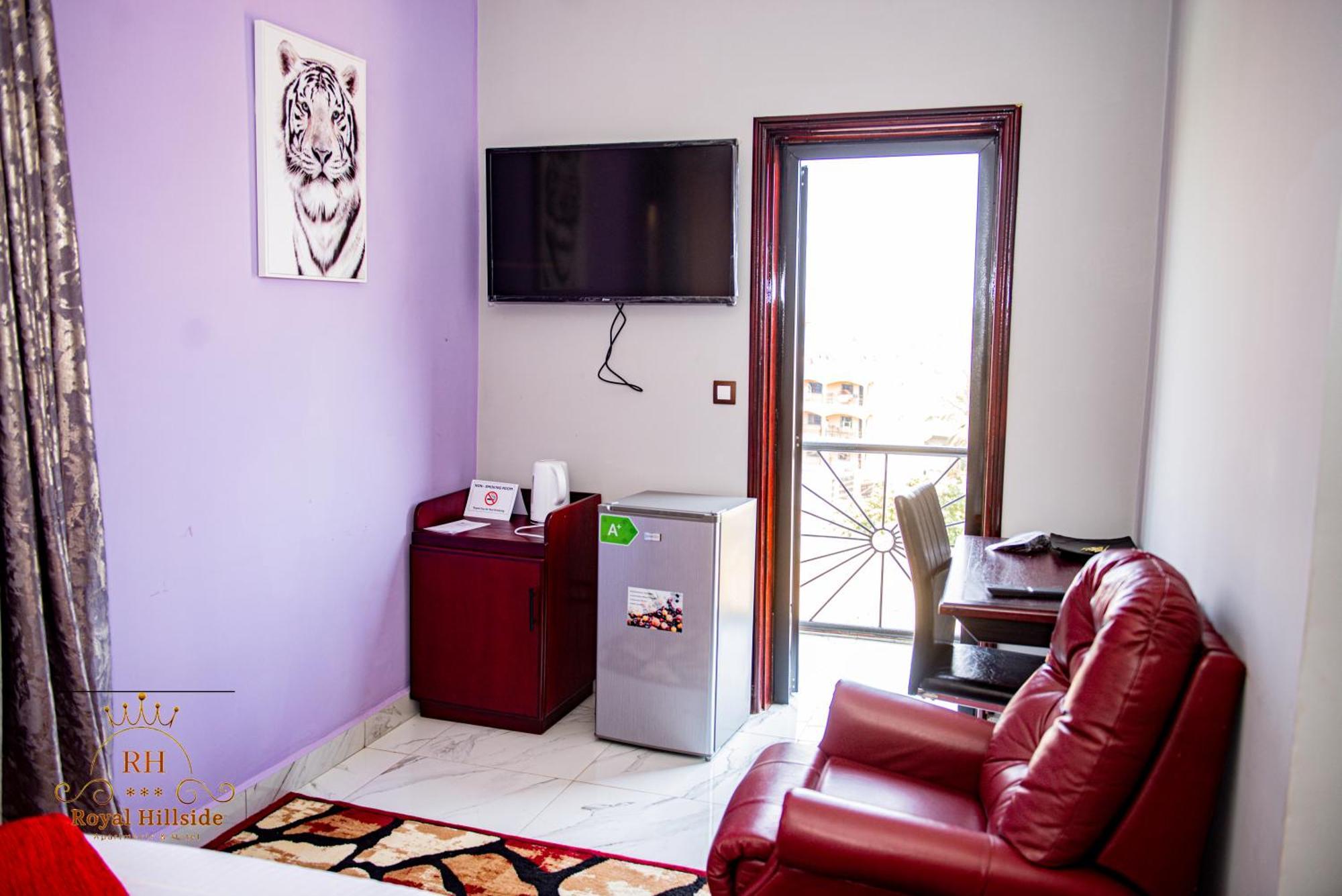 Royal Hillside Apartments And Hotels Yaounde Bagian luar foto