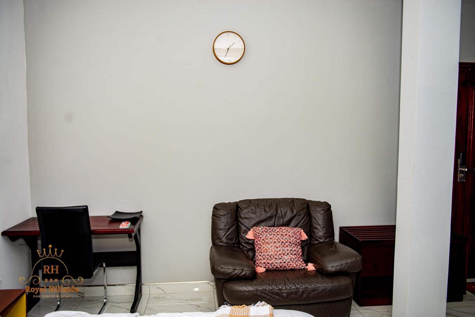 Royal Hillside Apartments And Hotels Yaounde Bagian luar foto