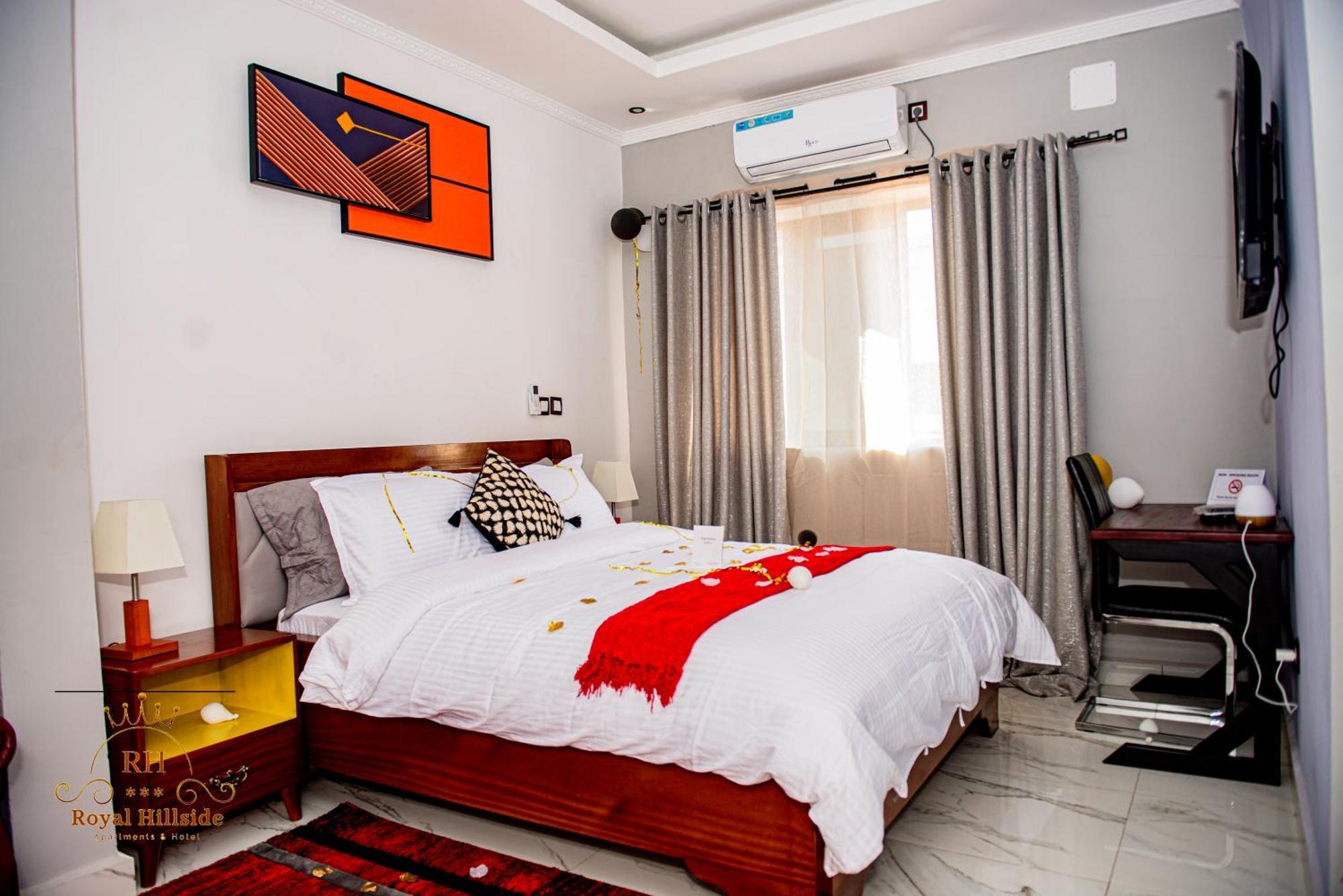 Royal Hillside Apartments And Hotels Yaounde Bagian luar foto