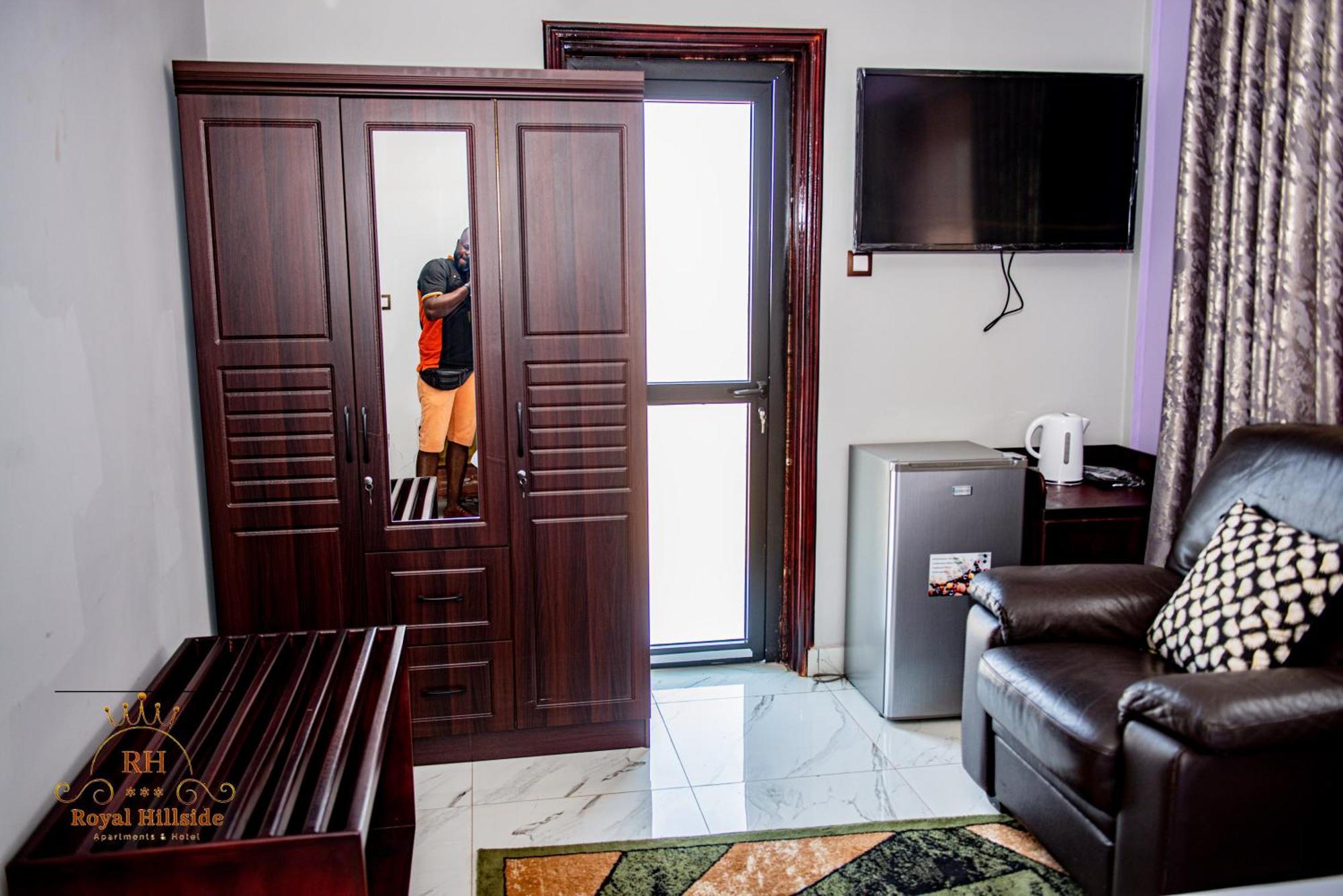 Royal Hillside Apartments And Hotels Yaounde Bagian luar foto