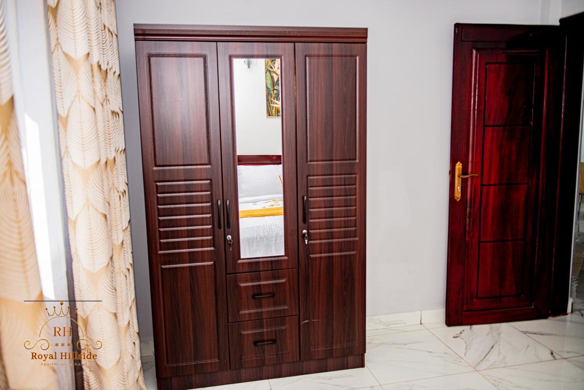 Royal Hillside Apartments And Hotels Yaounde Bagian luar foto