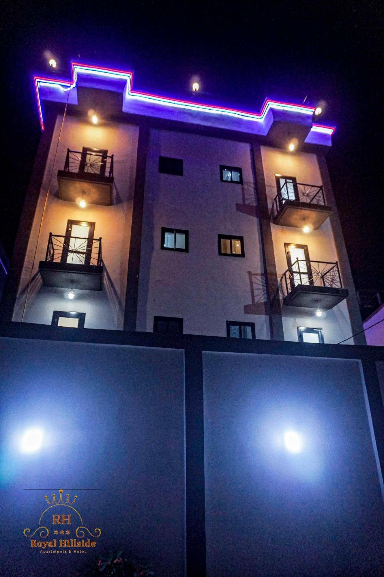 Royal Hillside Apartments And Hotels Yaounde Bagian luar foto