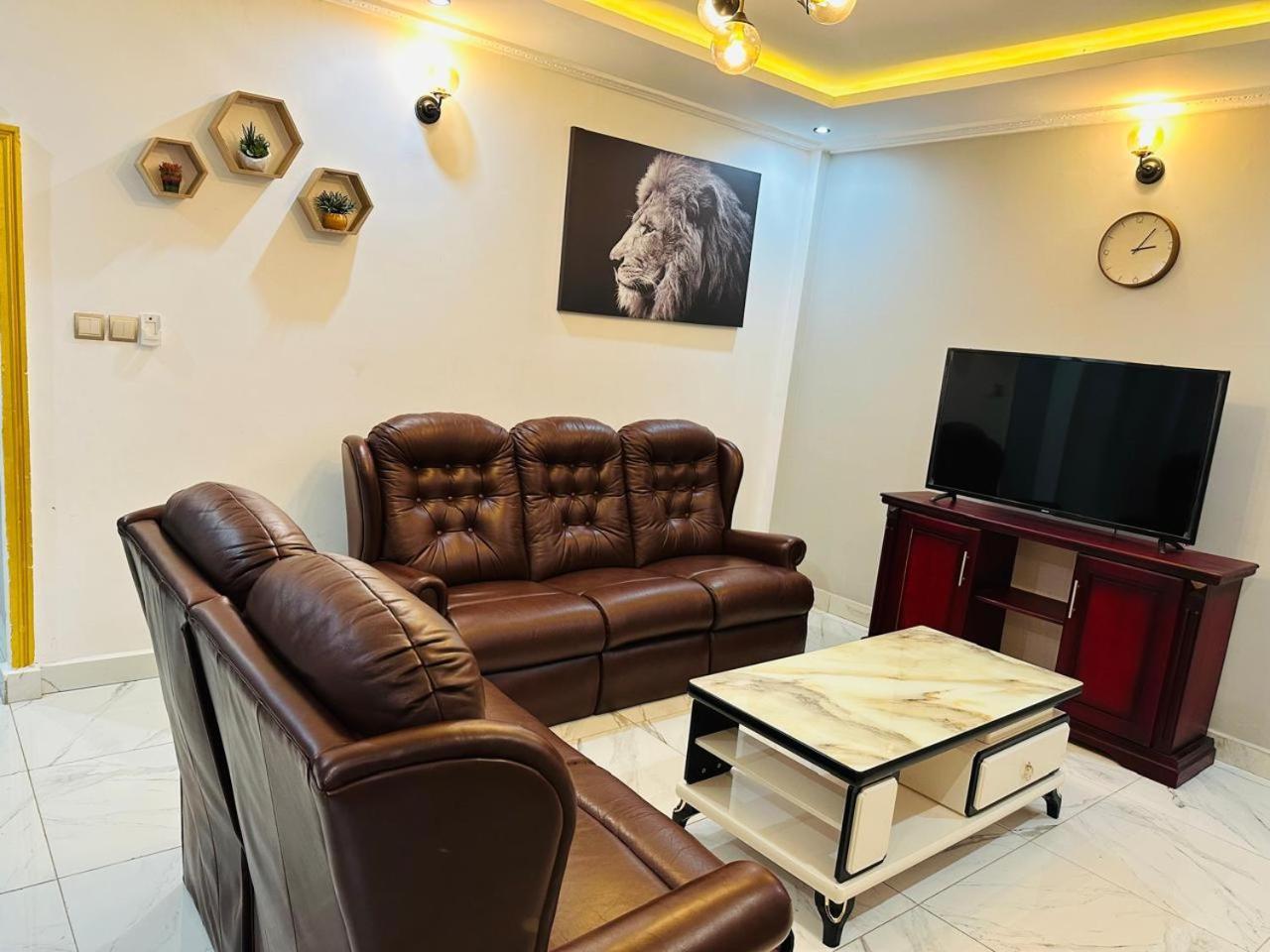 Royal Hillside Apartments And Hotels Yaounde Bagian luar foto