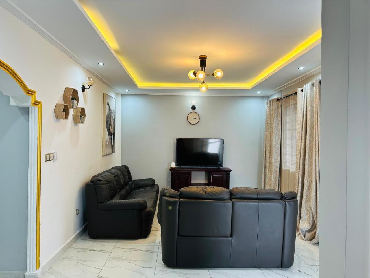 Royal Hillside Apartments And Hotels Yaounde Bagian luar foto